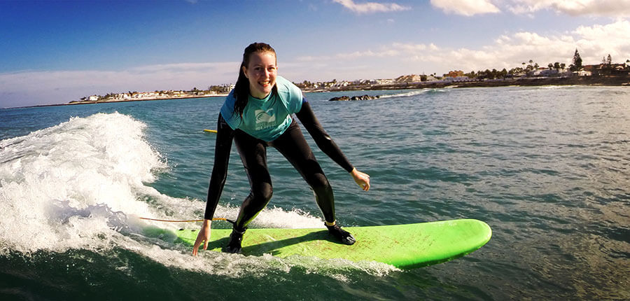 Big waves and amazing weather in our surfcamp on Fuerteventura – Photo special of week 42