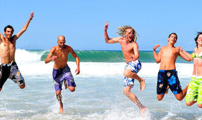 The early bird catches the wave – Surfing lessons on the 8 January 2015