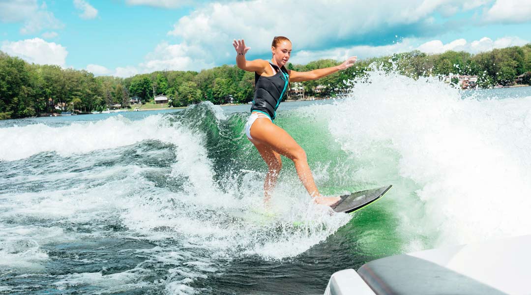 surfen im wasser - wakesurfing