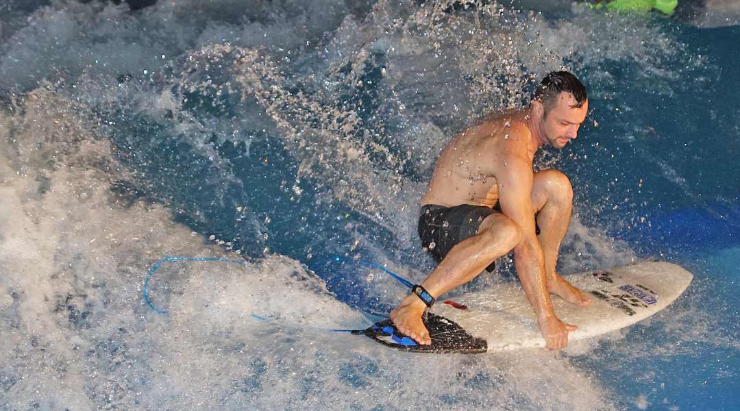 stehende wellen - surfen auf künstlichen wellen