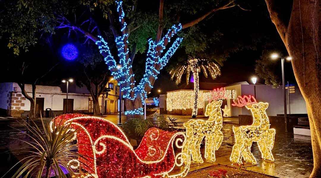 christmas on the canary islands - lights and sleighs